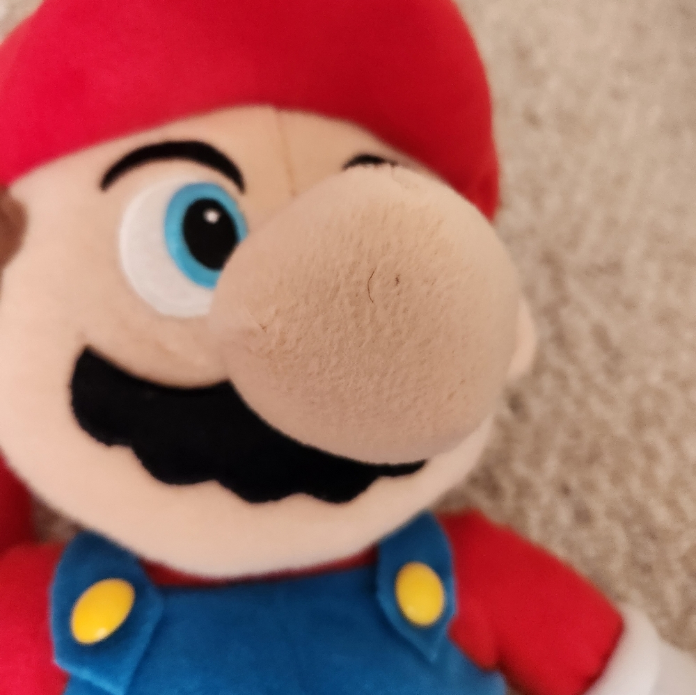 Mario Plush Backpack - Picture 2 of 9
